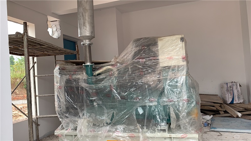 重庆渝长高速公路，12台沃尔沃发电机组