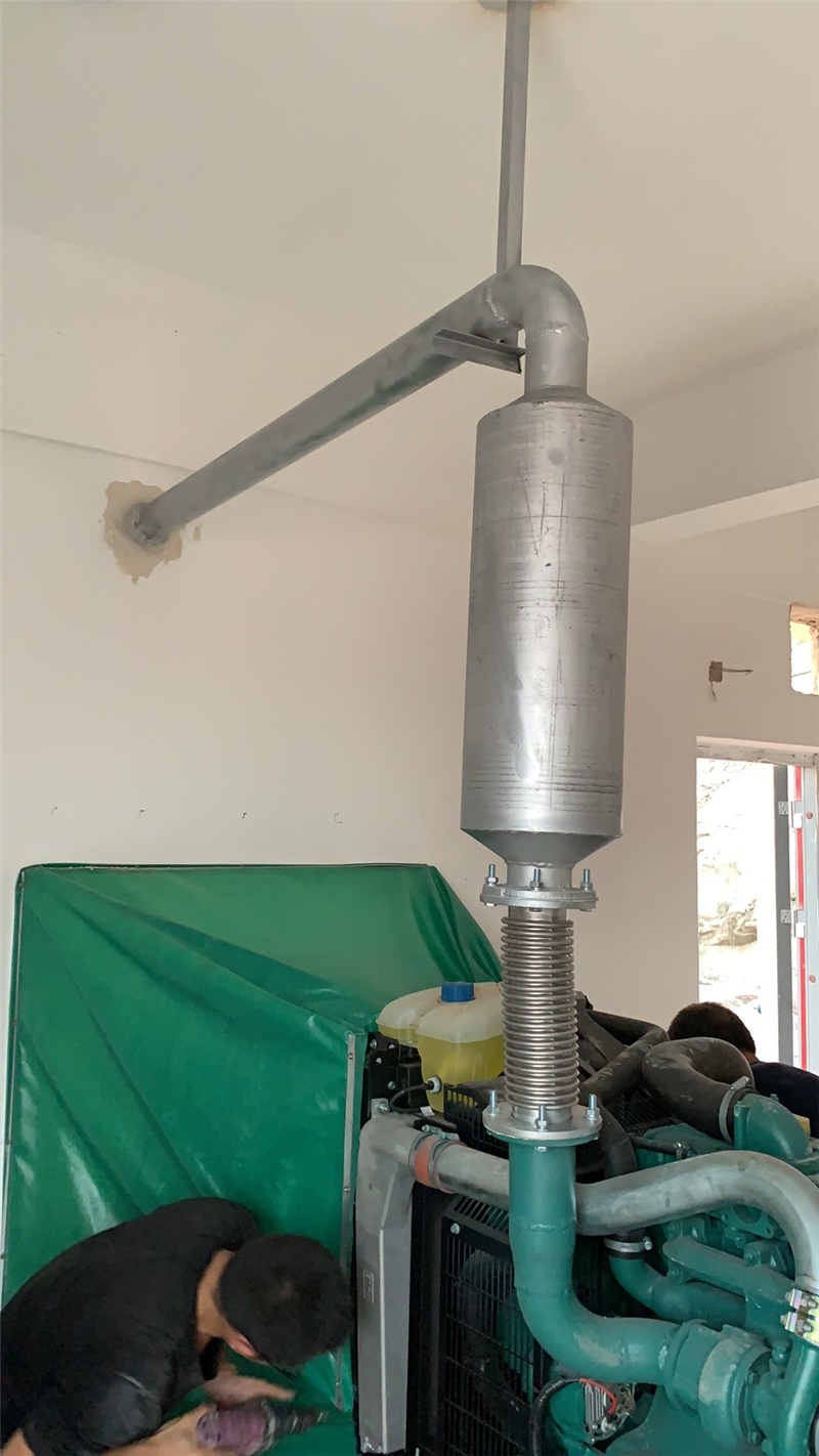 重庆渝长高速公路，12台沃尔沃发电机组